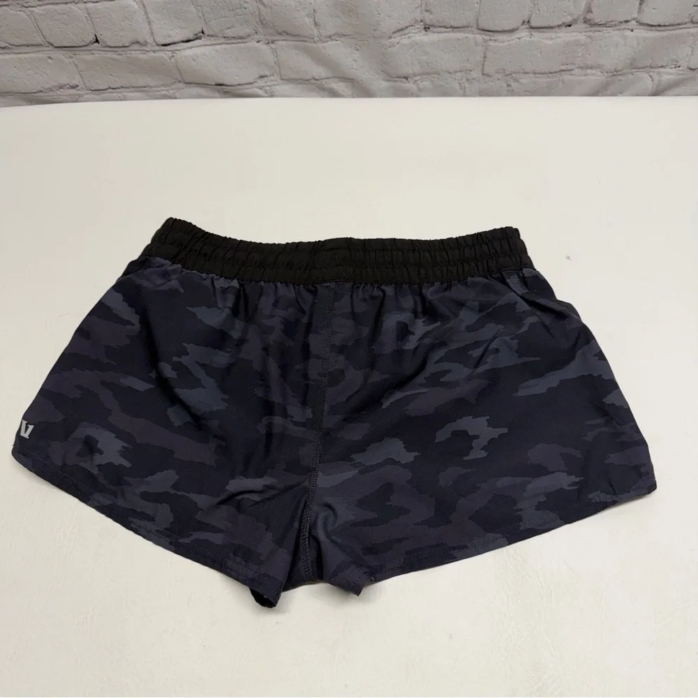 Vuori Women's Dark Camo Athletic Shorts sz medium